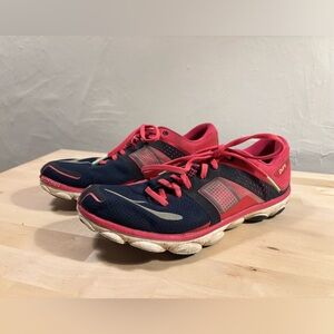 Brooks Running Shoes Women’s 10 Navy Coral Athletic Sneakers Lightweight Trainer